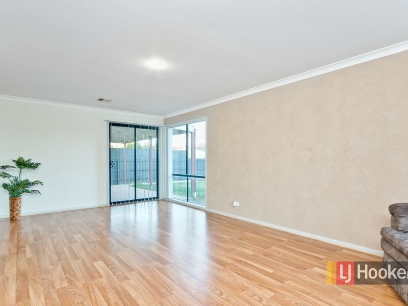 18 Osmington Circle, Narre Warren South VIC 3805