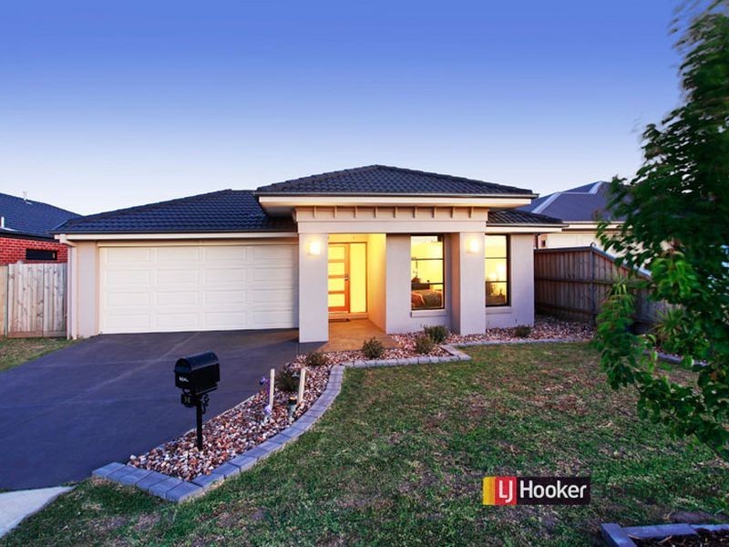 14 Starlight Rise, Cranbourne East VIC 3977