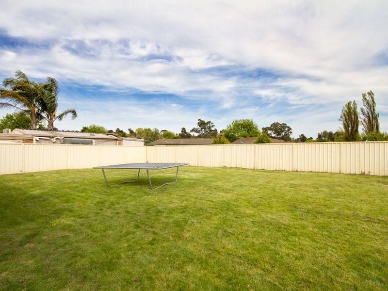33 Arcadia Avenue, Hallam VIC 3803