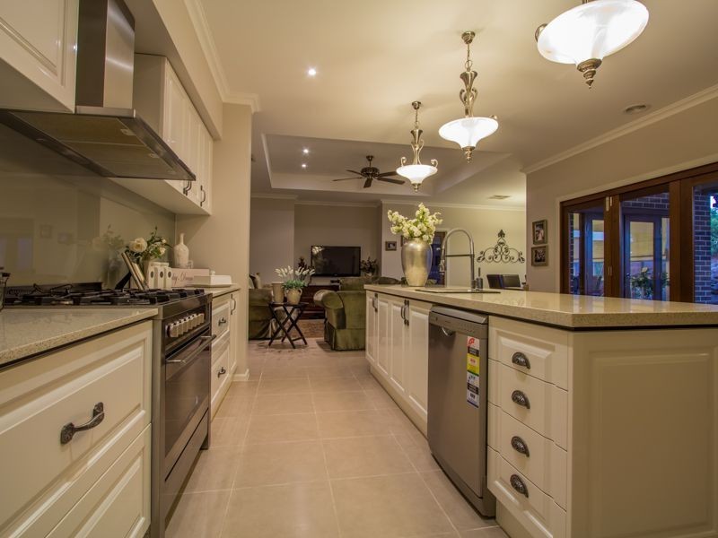 28 Skipperstone Glen, Narre Warren South VIC 3805