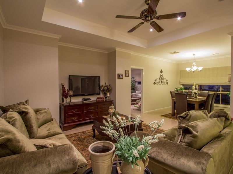28 Skipperstone Glen, Narre Warren South VIC 3805