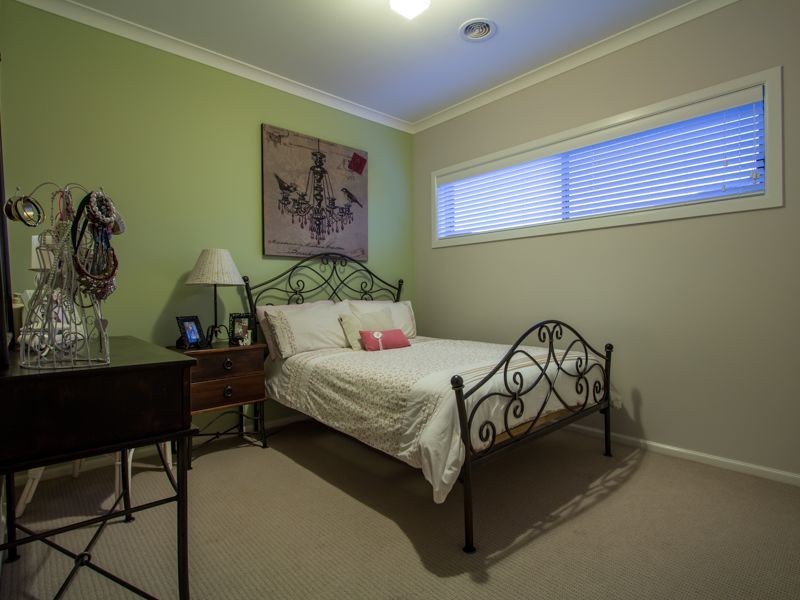 28 Skipperstone Glen, Narre Warren South VIC 3805