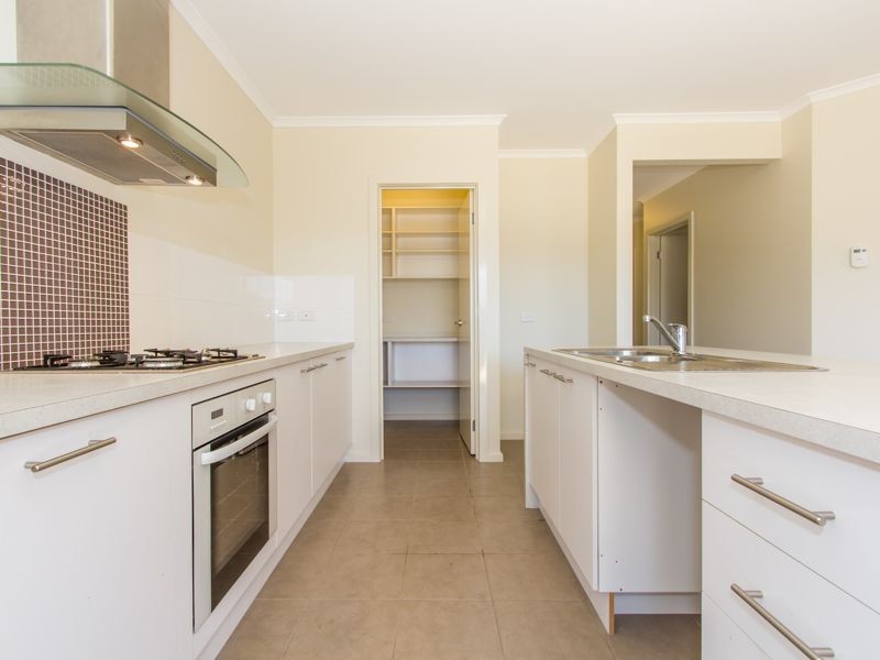 43 Moore Mews, Pakenham VIC 3810