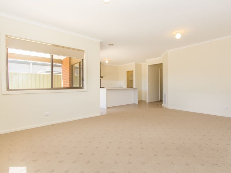 43 Moore Mews, Pakenham VIC 3810