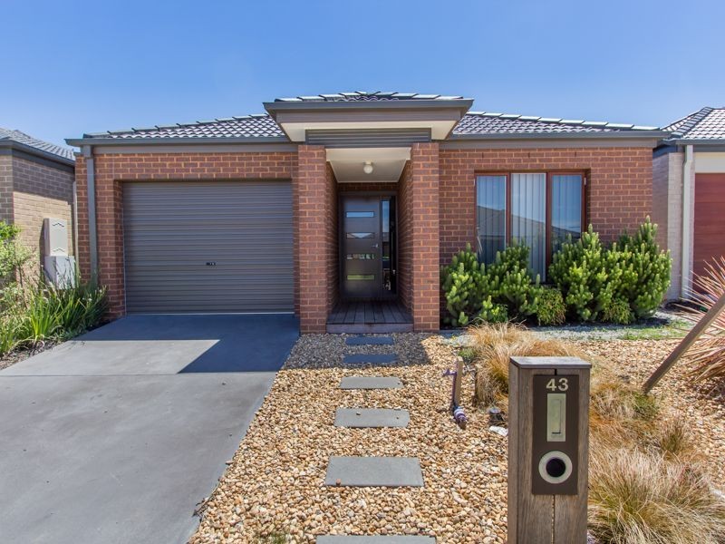 43 Moore Mews, Pakenham VIC 3810
