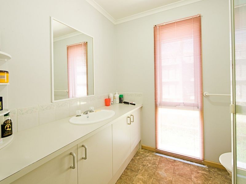 47 Ralph Crescent, Hampton Park VIC 3976