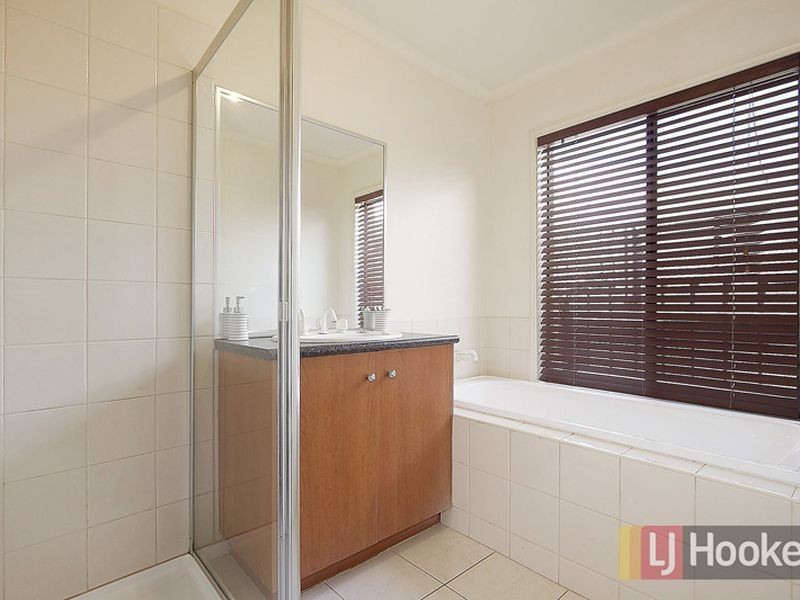 8 Linmac Court, Hampton Park VIC 3976