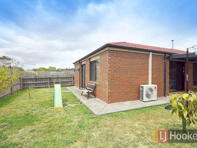 8 Linmac Court, Hampton Park VIC 3976