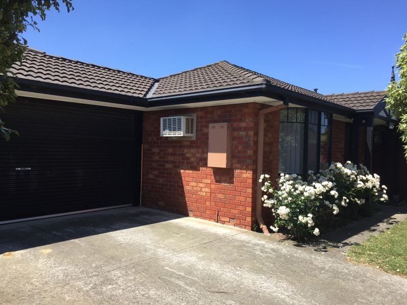 2 Fishburn Place, Cranbourne West VIC 3977
