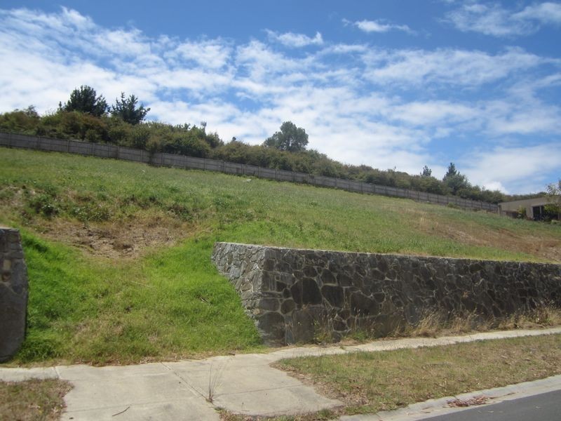 35-37 Wintersun Road, Berwick VIC 3806