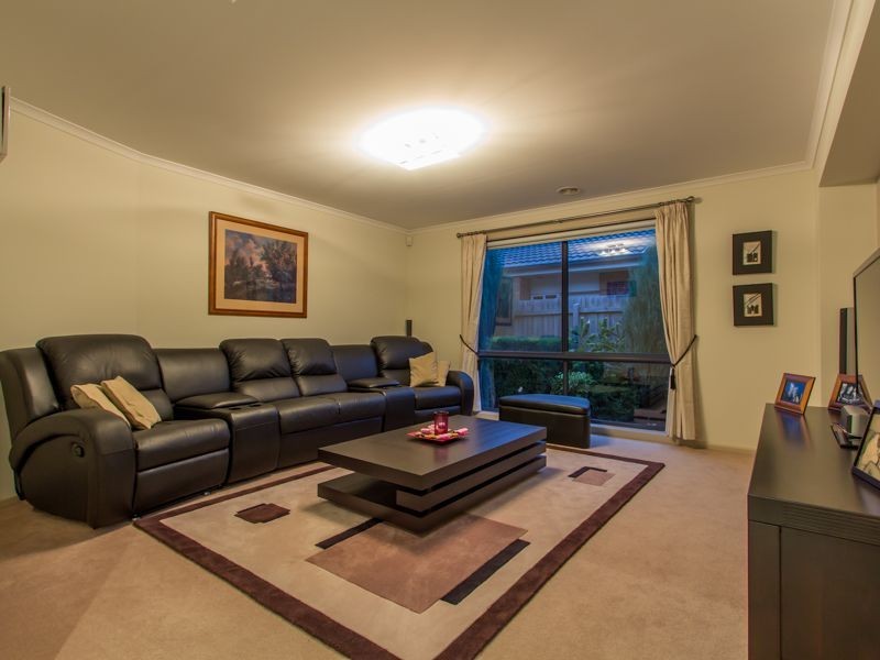 16 Golden Grove Drive, Narre Warren South VIC 3805