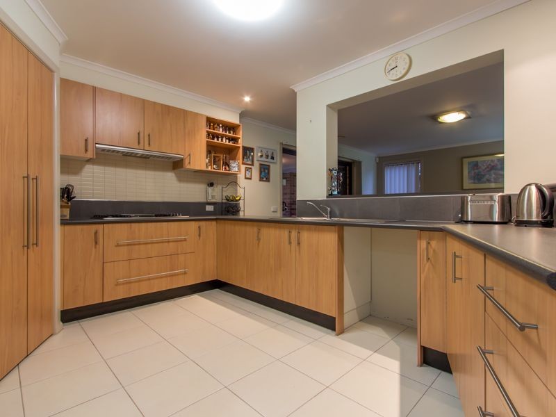 16 Golden Grove Drive, Narre Warren South VIC 3805