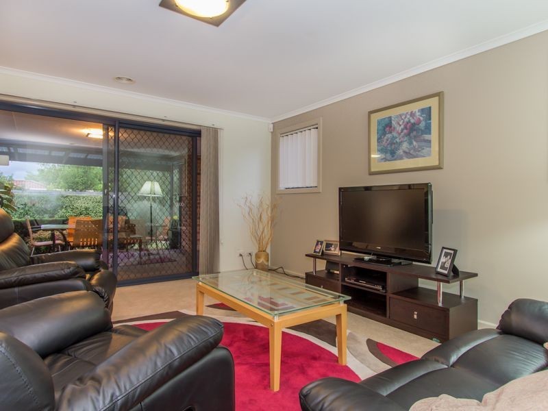 16 Golden Grove Drive, Narre Warren South VIC 3805