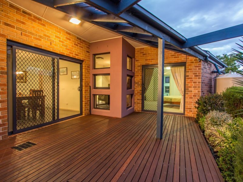 16 Golden Grove Drive, Narre Warren South VIC 3805