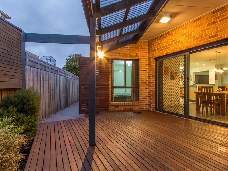 16 Golden Grove Drive, Narre Warren South VIC 3805