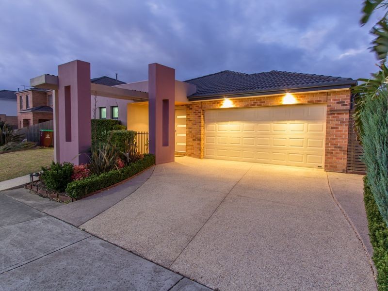 16 Golden Grove Drive, Narre Warren South VIC 3805