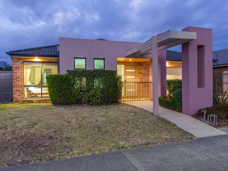 16 Golden Grove Drive, Narre Warren South VIC 3805