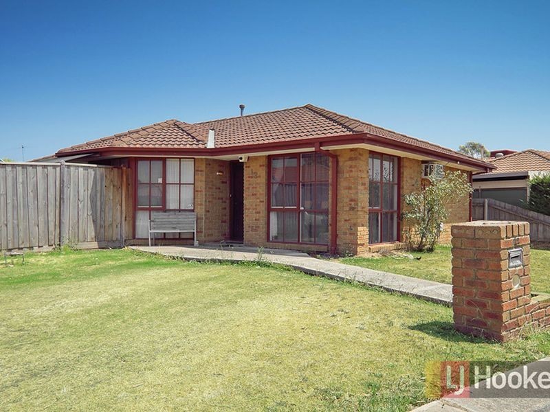 12 Joyce Street, Cranbourne West VIC 3977