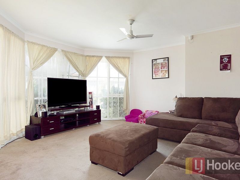 12 Joyce Street, Cranbourne West VIC 3977