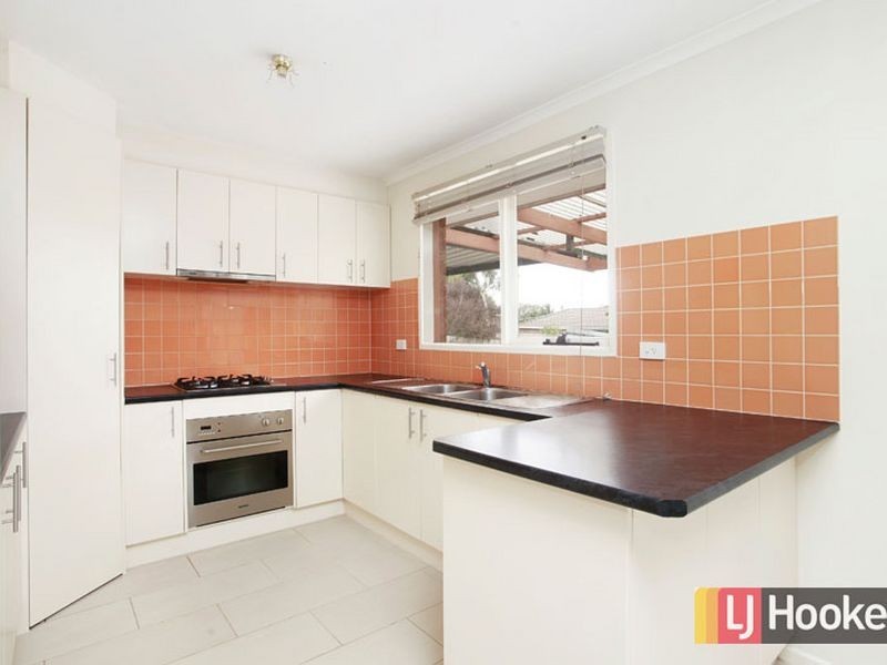 2 Lesley Drive, Hampton Park VIC 3976