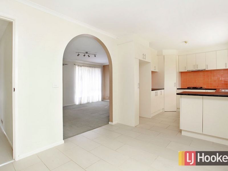 2 Lesley Drive, Hampton Park VIC 3976