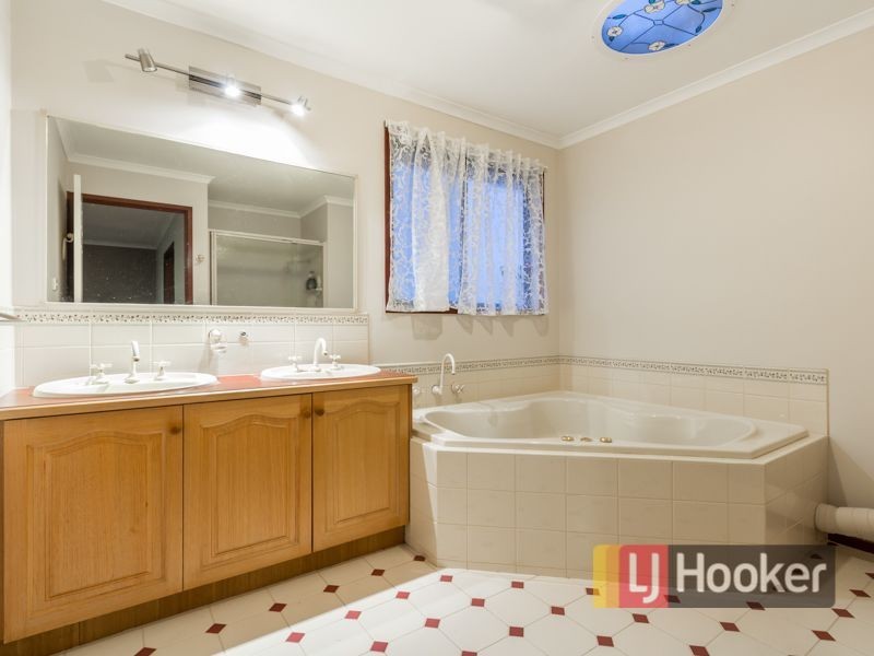 5 Ainsleigh Court, Narre Warren VIC 3805