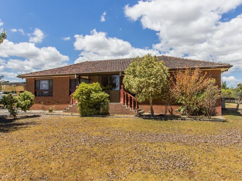 8 Wethersdane Drive, Hampton Park VIC 3976