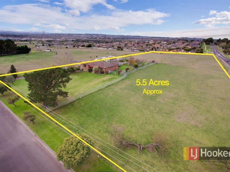 8 Wethersdane Drive, Hampton Park VIC 3976