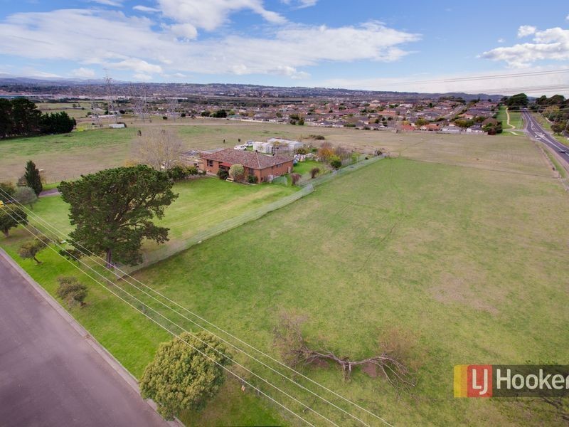 8 Wethersdane Drive, Hampton Park VIC 3976