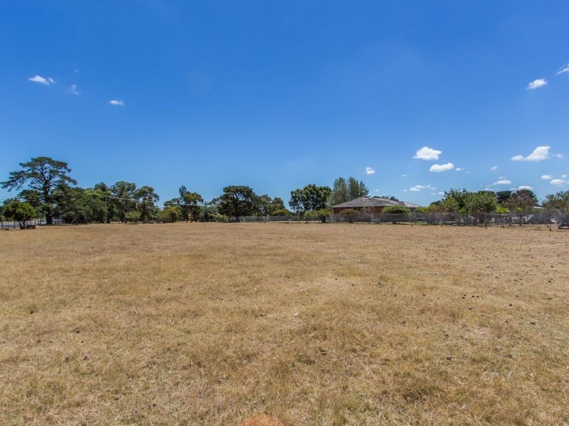 8 Wethersdane Drive, Hampton Park VIC 3976