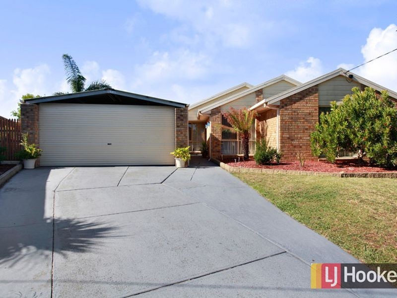 28 Ellindale Close, Hampton Park VIC 3976