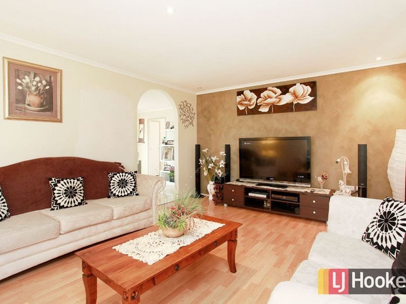 28 Ellindale Close, Hampton Park VIC 3976