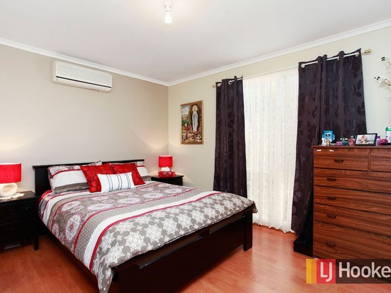 28 Ellindale Close, Hampton Park VIC 3976