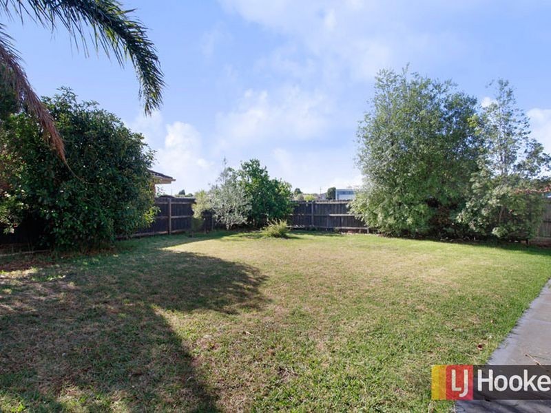 28 Ellindale Close, Hampton Park VIC 3976