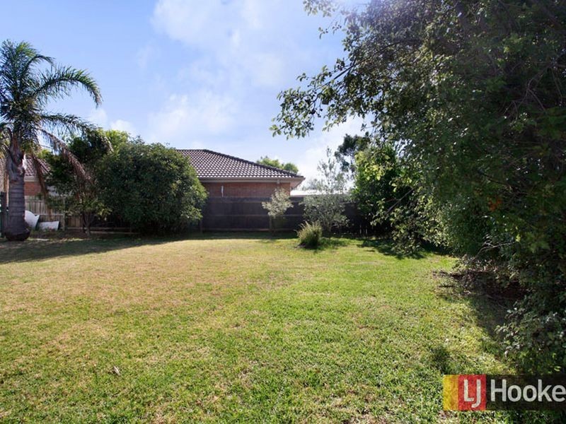28 Ellindale Close, Hampton Park VIC 3976