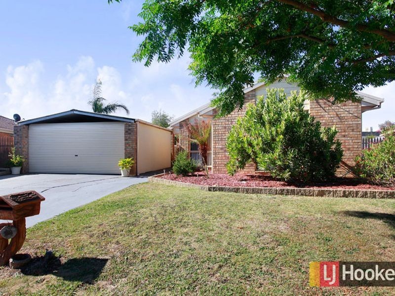 28 Ellindale Close, Hampton Park VIC 3976