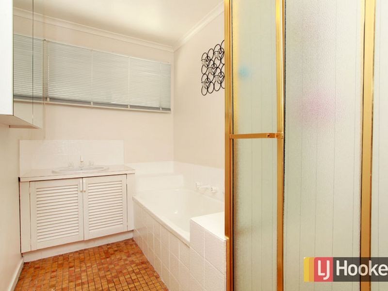 6 Paul Court, Hampton Park VIC 3976