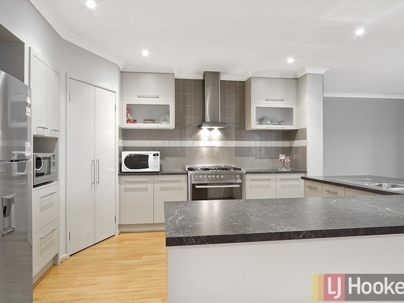 13 Lakeview Drive, Narre Warren South VIC 3805