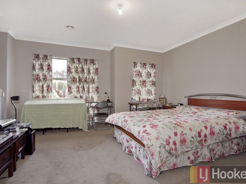 13 Lakeview Drive, Narre Warren South VIC 3805