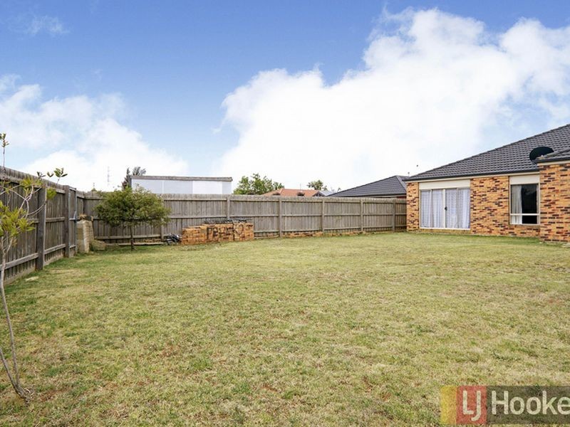 13 Lakeview Drive, Narre Warren South VIC 3805