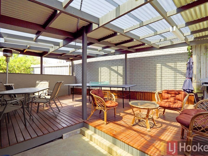 1/9 Strathavan Drive, Berwick VIC 3806