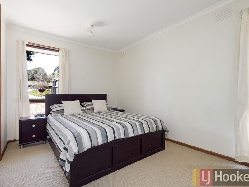 1/9 Strathavan Drive, Berwick VIC 3806