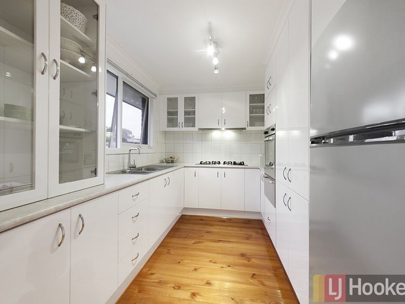 1 Ester Close, Endeavour Hills VIC 3802