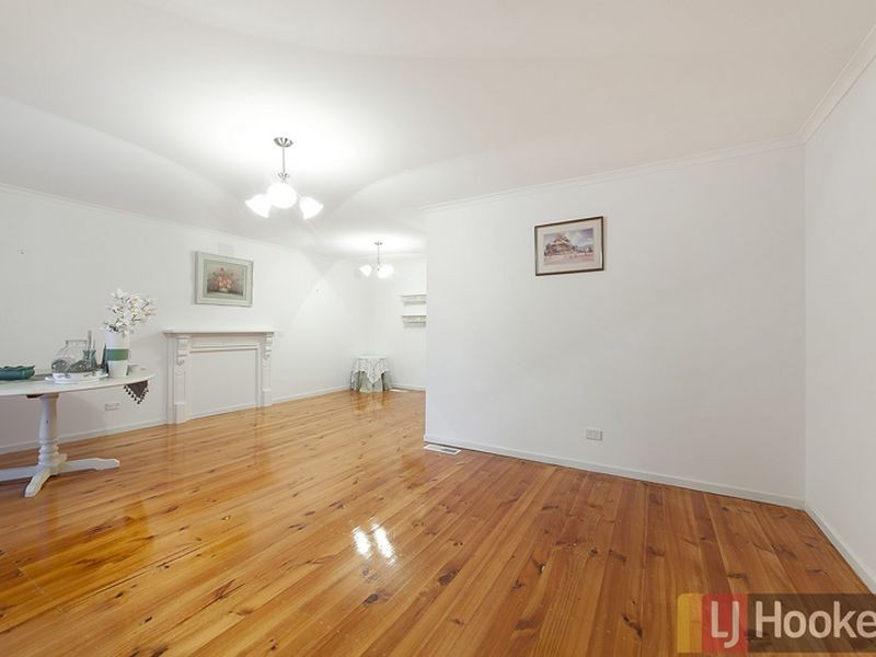 1 Ester Close, Endeavour Hills VIC 3802