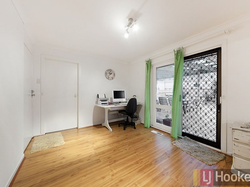 1 Ester Close, Endeavour Hills VIC 3802