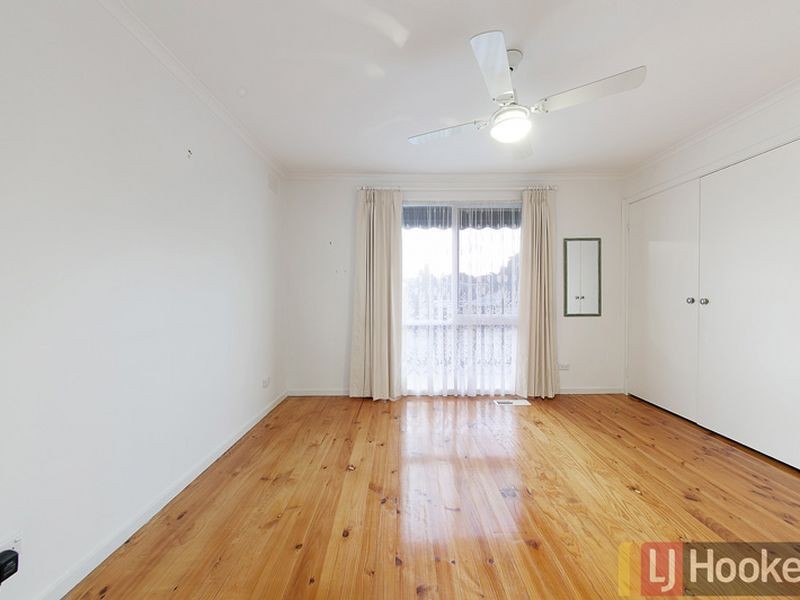 1 Ester Close, Endeavour Hills VIC 3802