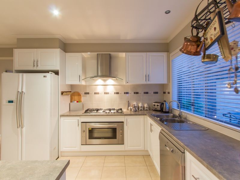 61 Thunderbolt Drive, Cranbourne East VIC 3977