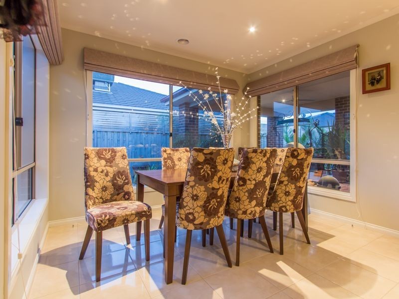 61 Thunderbolt Drive, Cranbourne East VIC 3977