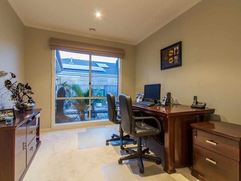 61 Thunderbolt Drive, Cranbourne East VIC 3977