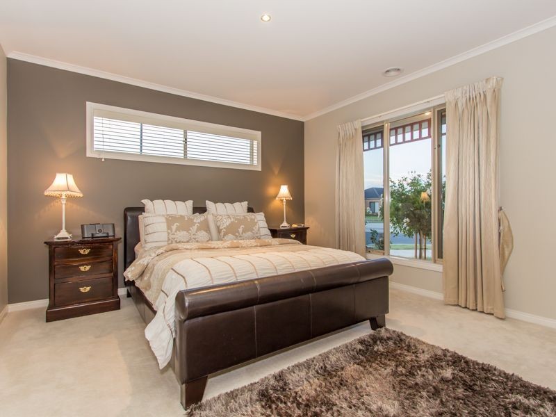 61 Thunderbolt Drive, Cranbourne East VIC 3977